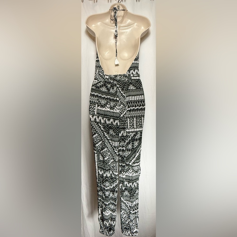Chic Monochrome Patterned Jumpsuit - image 3